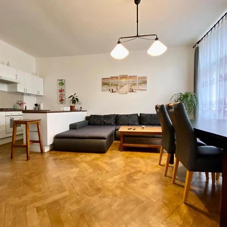 Spacious Cozy Apartments In Centre Прага Экстерьер фото