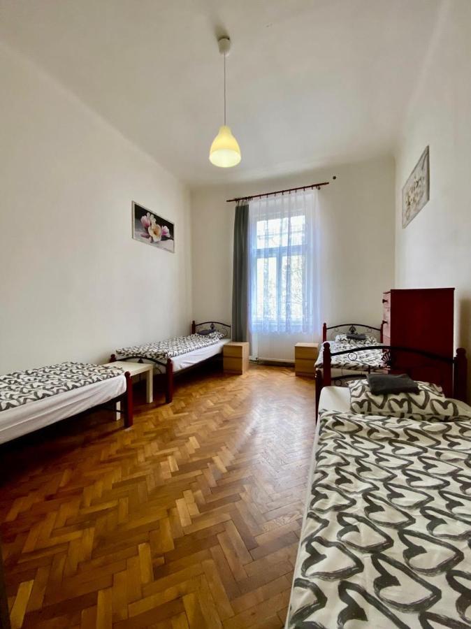 Spacious Cozy Apartments In Centre Прага Экстерьер фото