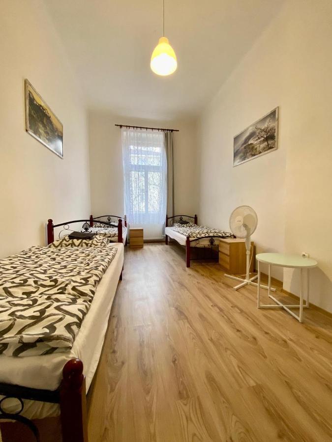 Spacious Cozy Apartments In Centre Прага Экстерьер фото