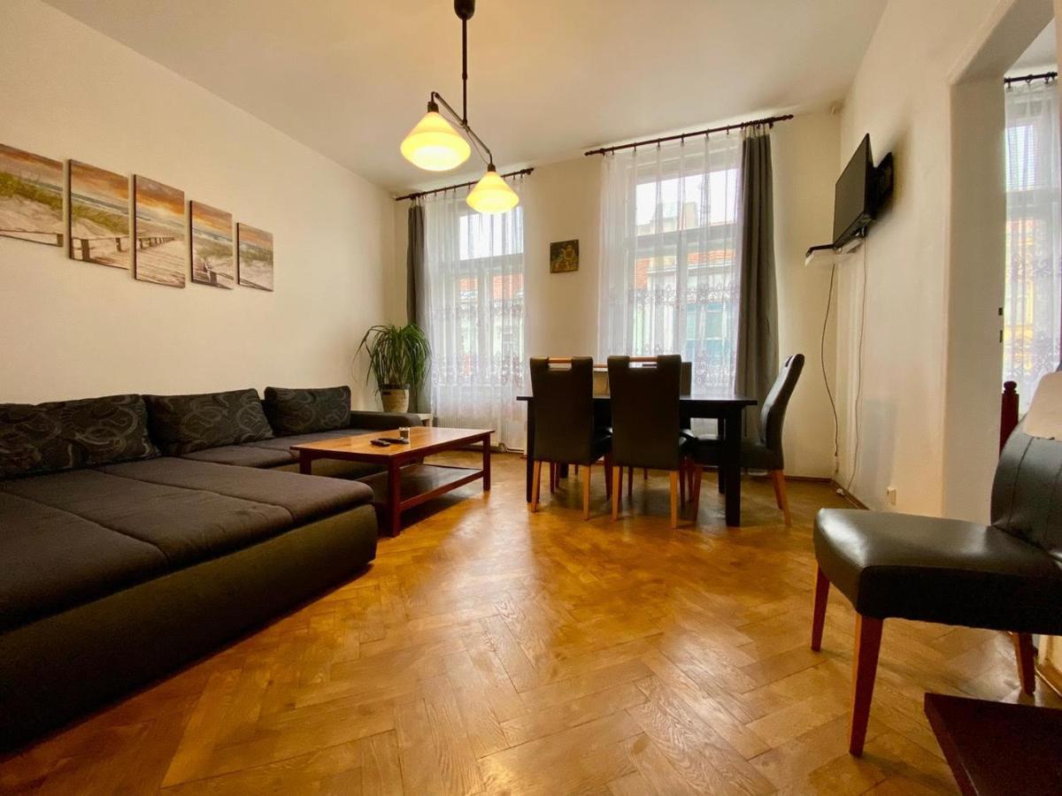 Spacious Cozy Apartments In Centre Прага Экстерьер фото