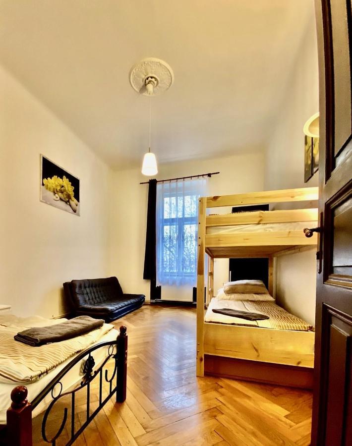 Spacious Cozy Apartments In Centre Прага Экстерьер фото