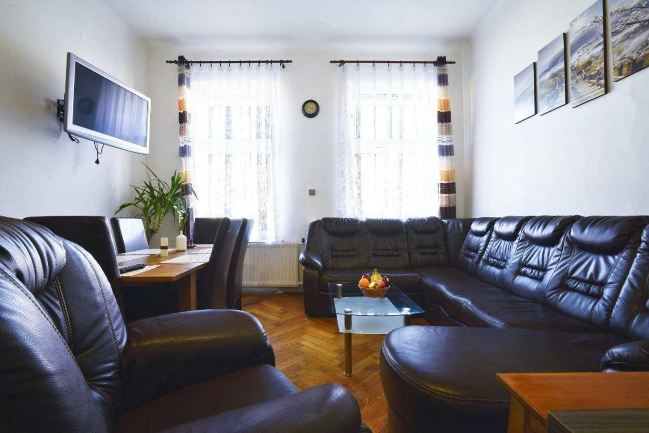 Spacious Cozy Apartments In Centre Прага Экстерьер фото