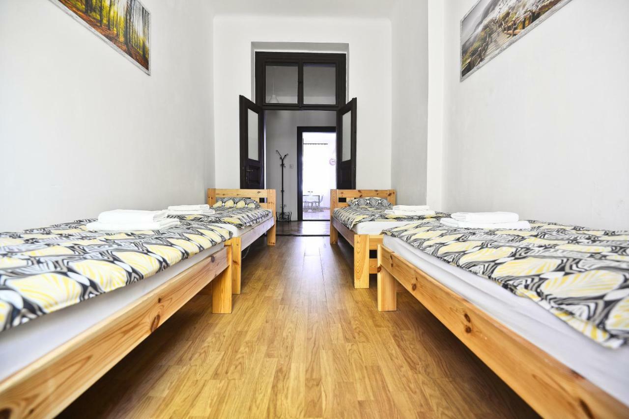 Spacious Cozy Apartments In Centre Прага Экстерьер фото