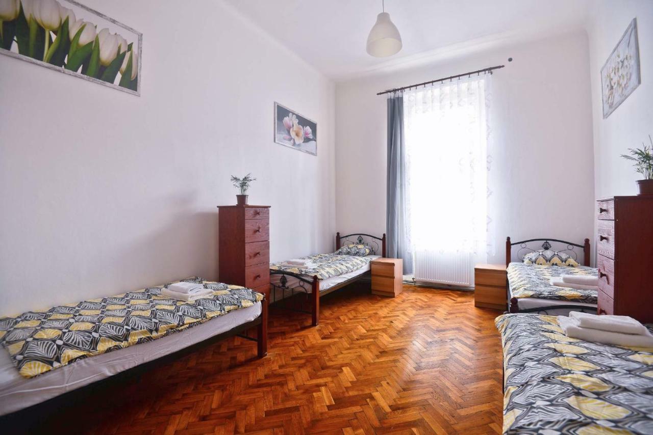 Spacious Cozy Apartments In Centre Прага Экстерьер фото