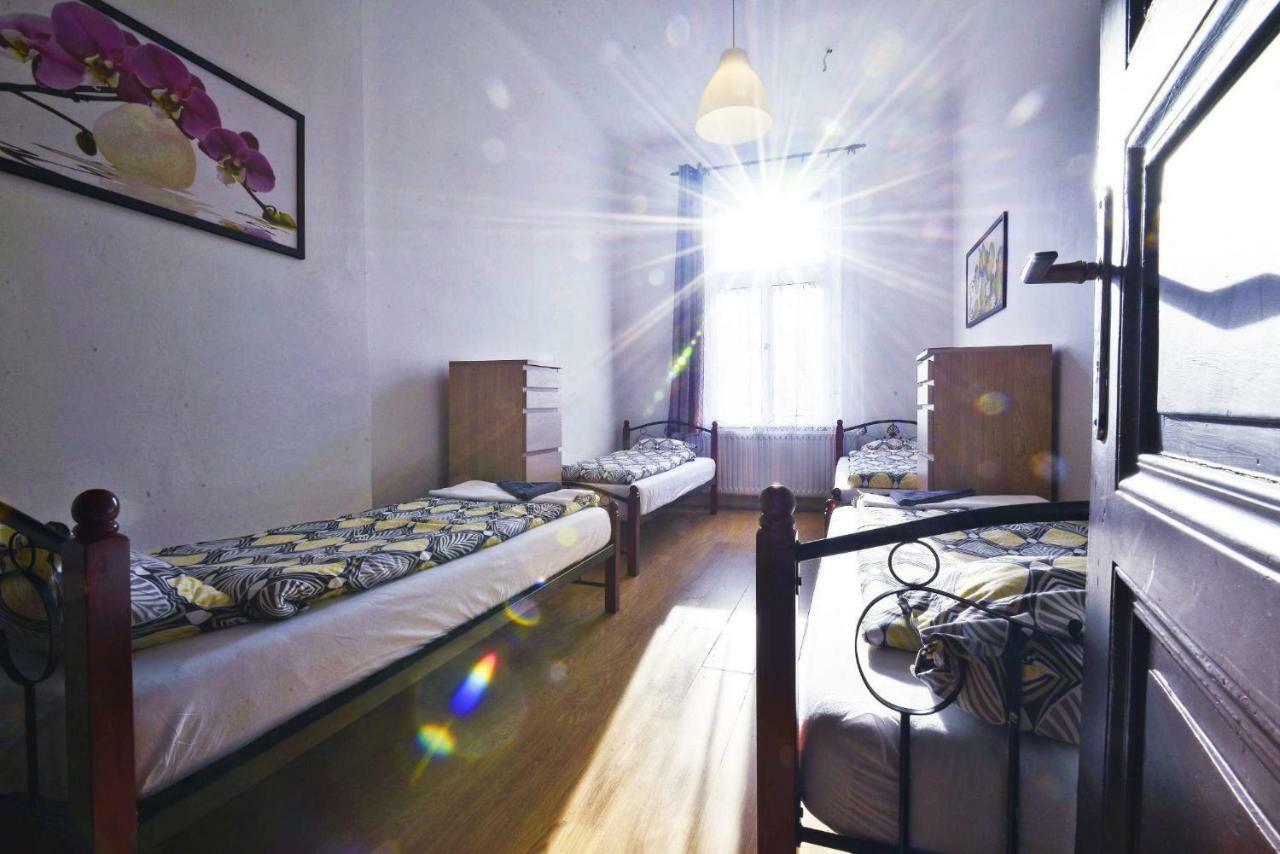 Spacious Cozy Apartments In Centre Прага Экстерьер фото