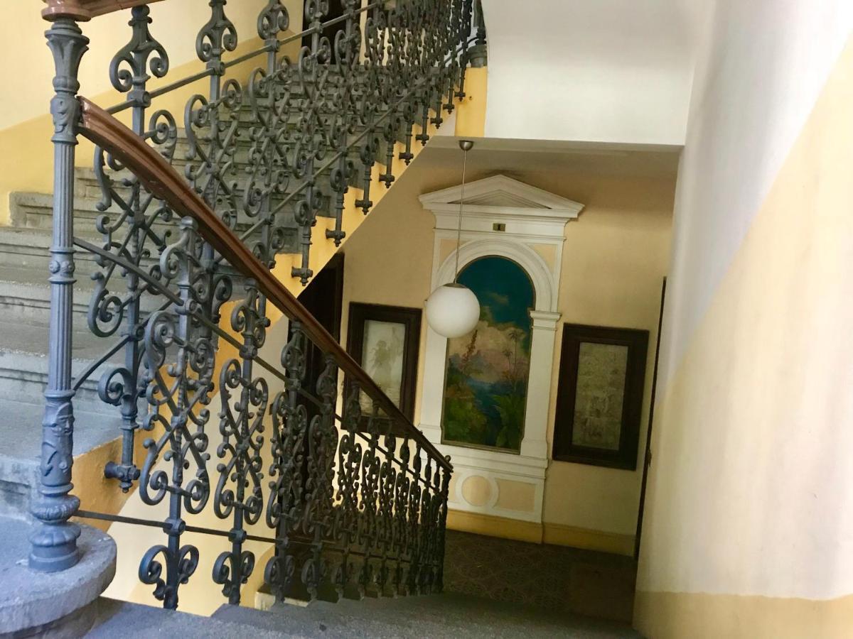 Spacious Cozy Apartments In Centre Прага Экстерьер фото
